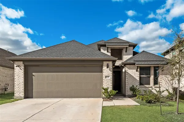 209 Little Bridge Drive, Lavon, TX 75166