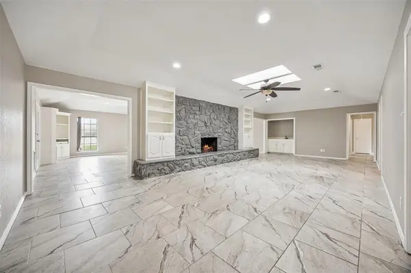 116 Timberview Court, Burleson, TX 76028