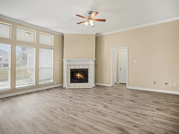 4915 Arborgate Drive, Arlington, TX 76017