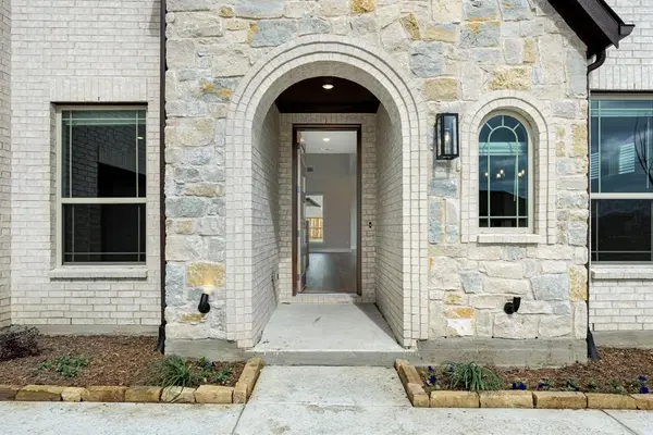 2125 Crosstimber Court, Aubrey, TX 76227