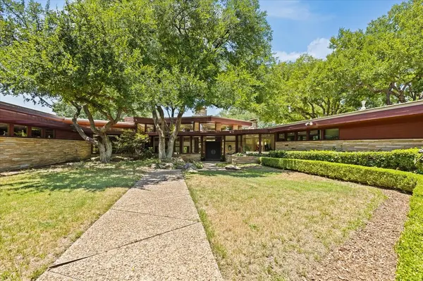 3720 Autumn Drive, Fort Worth, TX 76109