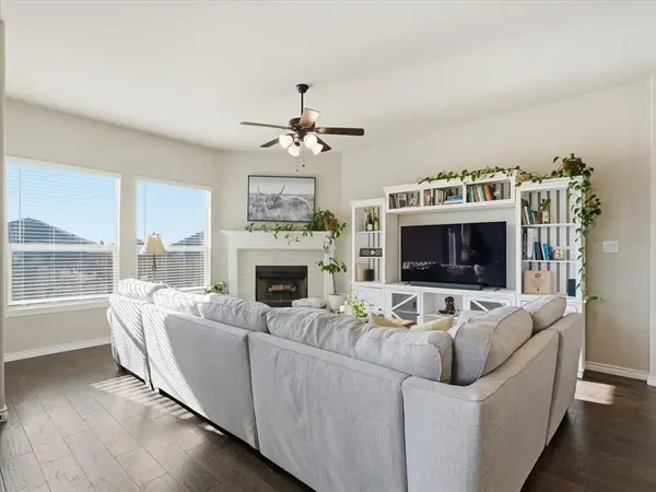 6505 Molly Anita Drive, Burleson, TX 76058