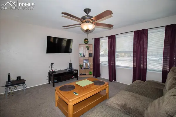 1513 Kingsley DR, Colorado Springs, CO 80909