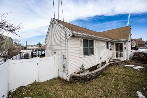 52 Mount Pleasant Ave, Woodland Park, NJ 07424