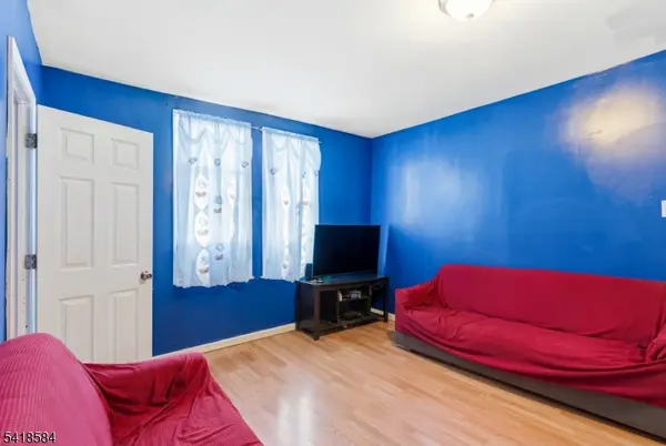 29 Victoria Ave, Newark City, NJ 07104