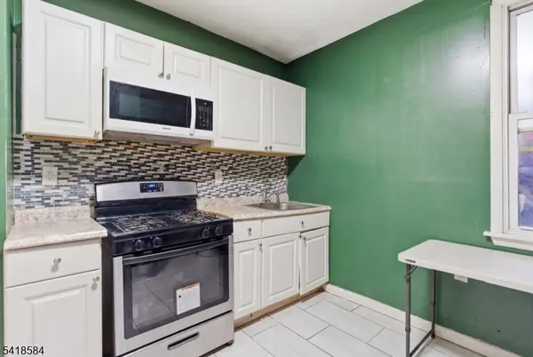 29 Victoria Ave, Newark City, NJ 07104