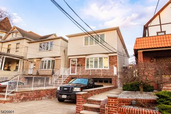 230 Avenue A, Bayonne City, NJ 07002