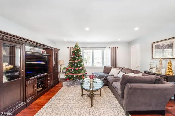 230 Avenue A, Bayonne City, NJ 07002