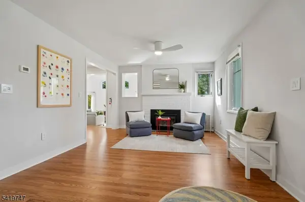 81 MOUNTAIN AVENUE, Mendham Boro, NJ 07945