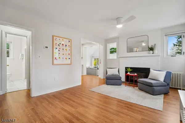 81 MOUNTAIN AVENUE, Mendham Boro, NJ 07945