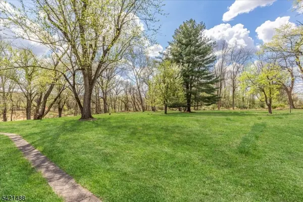 35 Studer Road, Clinton Twp., NJ 08809