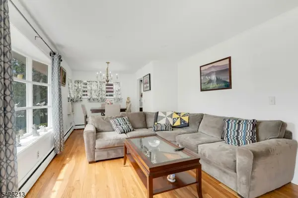 137 Lincoln Pl, Waldwick Boro, NJ 07463