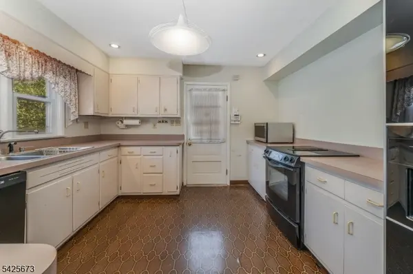 152 Park Ln, Milford Boro, NJ 08848