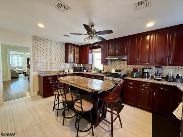 195 Maple St, Kearny Town, NJ 07032