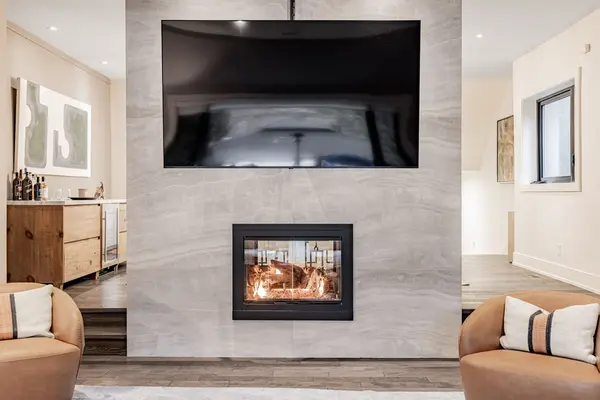 143 Hillsdale AVE E, Toronto C10, ON M4S 1T4