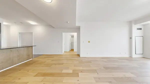 736 Spadina AVE #1807, Toronto C01, ON M5S 2J6