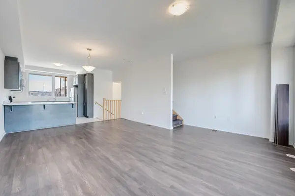 715 Heathrow PATH, Oshawa, ON L1K 3G4