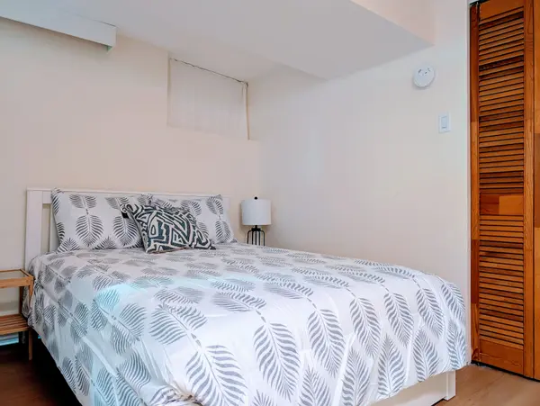 20 Chest Hill Rd RD S #Bestment, Toronto E03, ON M4K 1X3