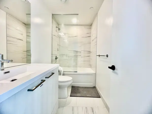 225 Commerce ST #5203, Vaughan, ON L4K 0P9