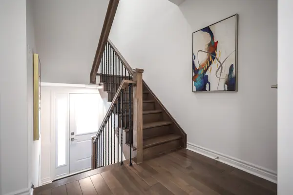 11 Plaisance RD #4, Richmond Hill, ON L4C 5H1