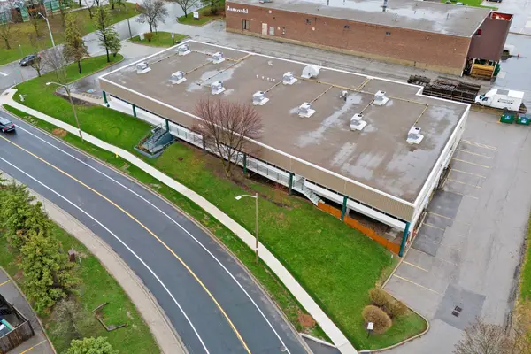 45 McIntosh DR, Markham, ON L3R 8C7