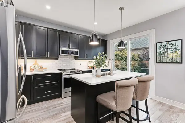 2 Callary CRES, Collingwood, ON L9Y 4Y1