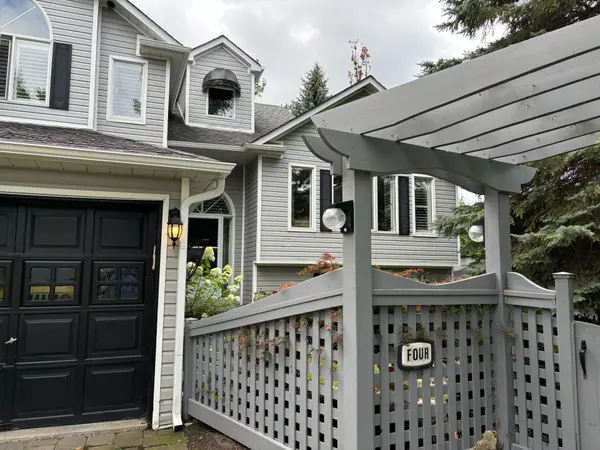 4 NETTLETON CT, Collingwood, ON L9Y 5B7