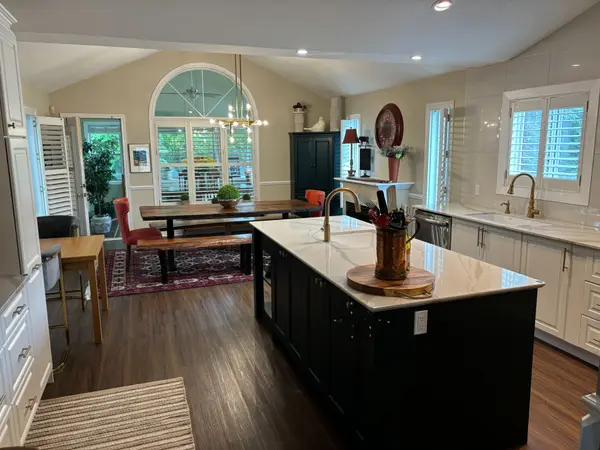 4 NETTLETON CT, Collingwood, ON L9Y 5B7