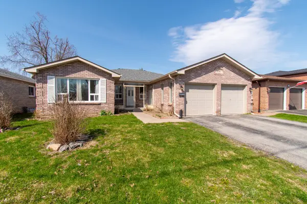 208 Steel ST, Barrie, ON L4M 2G9