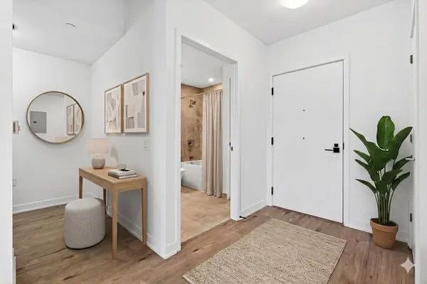 500 Plains RD E #207, Burlington, ON L7T 2E1