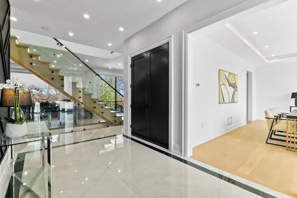 107 Vista BLVD, Mississauga, ON L5M 1W1