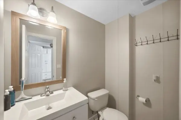 13 Cornwall RD #Upper, Brampton, ON L6W 1M8