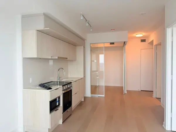 448 Burnhamthorpe RD SW #3312, Mississauga, ON L5B 0R4