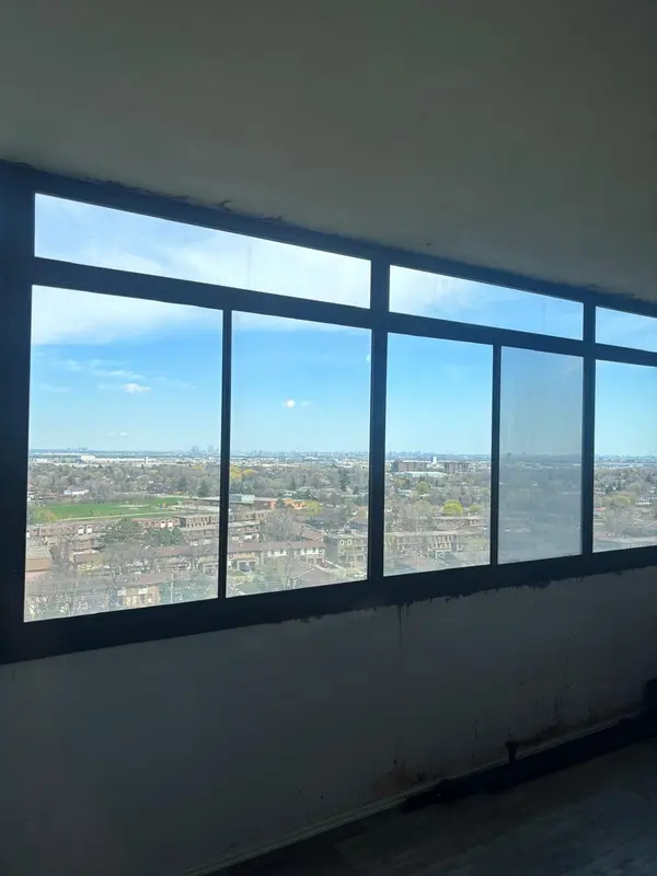 18 Knightsbridge RD #1605, Brampton, ON L6T 3X5