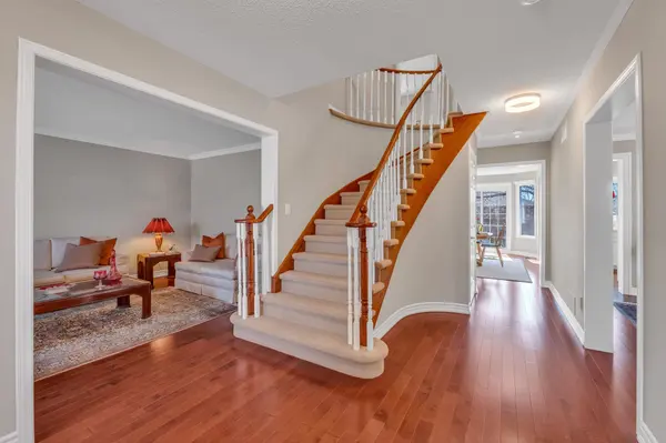 1207 Greenwood CRES, Oakville, ON L6J 6W6