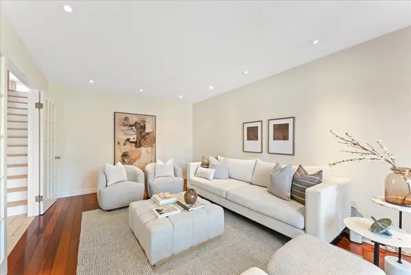 3574 Irwin CT, Mississauga, ON L5L 4W3