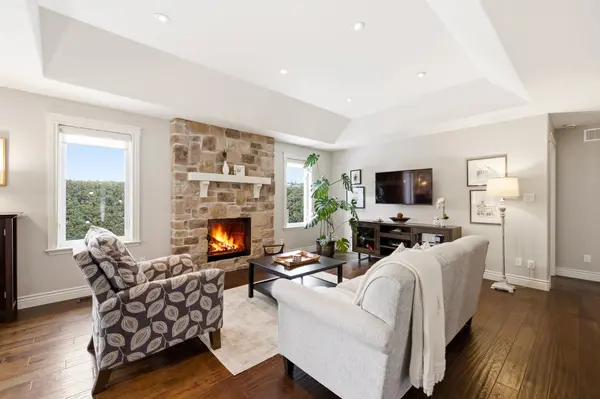 9 Rosslyn DR, Brighton, ON K0K 1H0