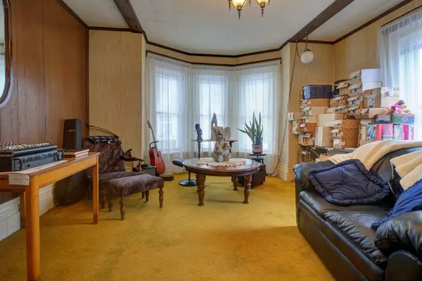 242 Wonham ST S, Ingersoll, ON N5C 2Z6