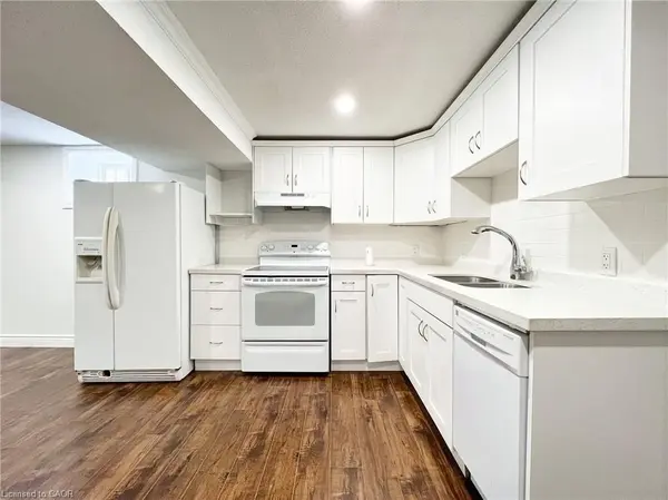 127 First RD W #Lower, Hamilton, ON L8J 2R3