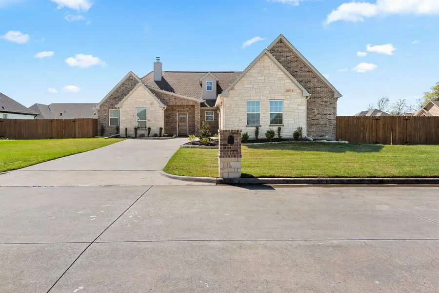 1000 Stone Hill, Mount Pleasant, TX 75455