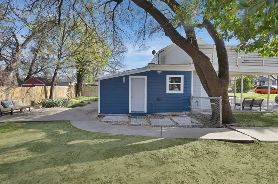 928 S Windomere Avenue #B, Dallas, TX 75208