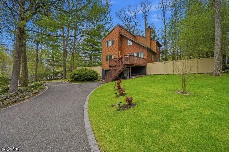 30 Eatontown Rd, West Milford Twp., NJ 07421