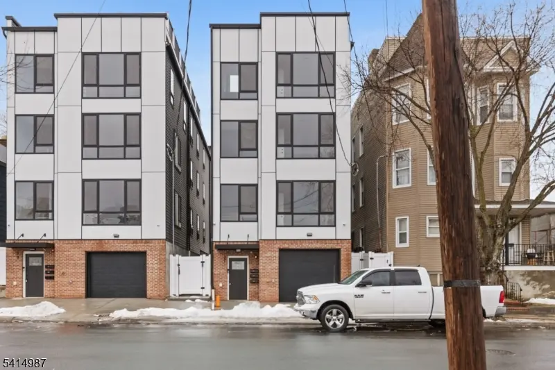 37 S 7Th St #3, Newark City, NJ 07107