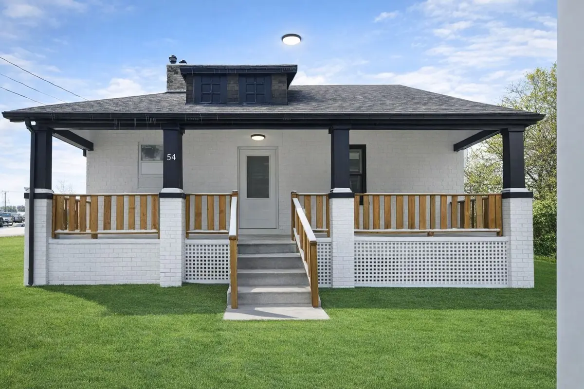 54 Ferndale DR N, Barrie, ON L4N 9V4