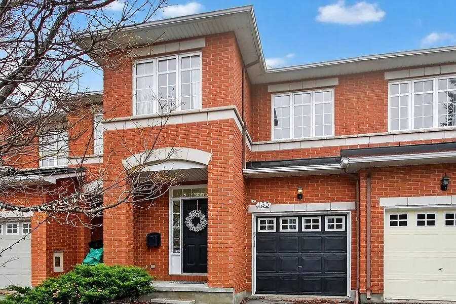 135 Gatespark Private, Kanata, ON K2T 1L1