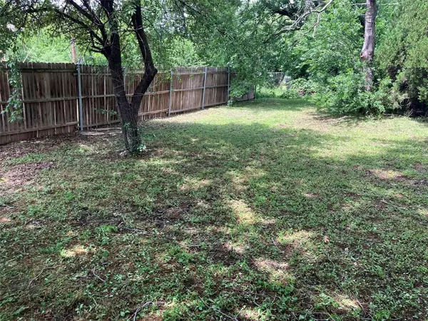 5930 Bonnell Avenue, Fort Worth, TX 76107