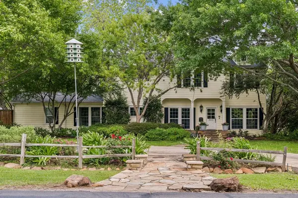 8212 Midway Road, Dallas, TX 75209