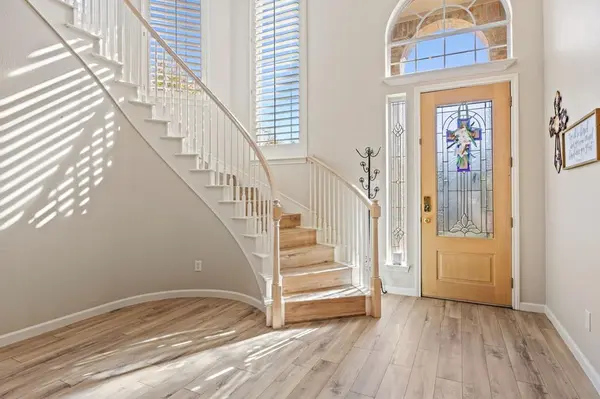 8625 Old Oak Drive, Irving, TX 75063