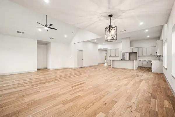 1931 Muncie Avenue, Dallas, TX 75212