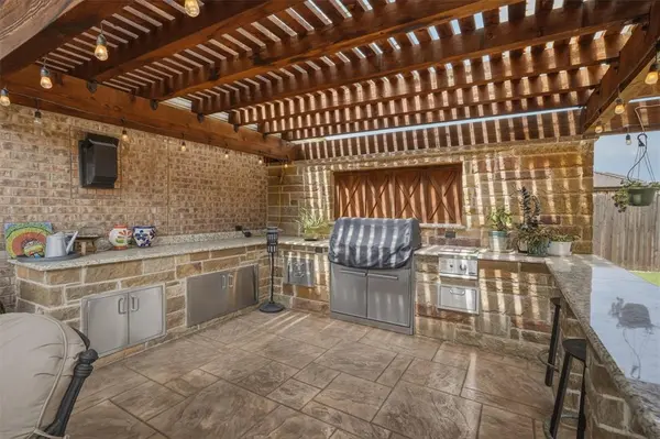 2222 Crest Pointe Place, Frisco, TX 75034